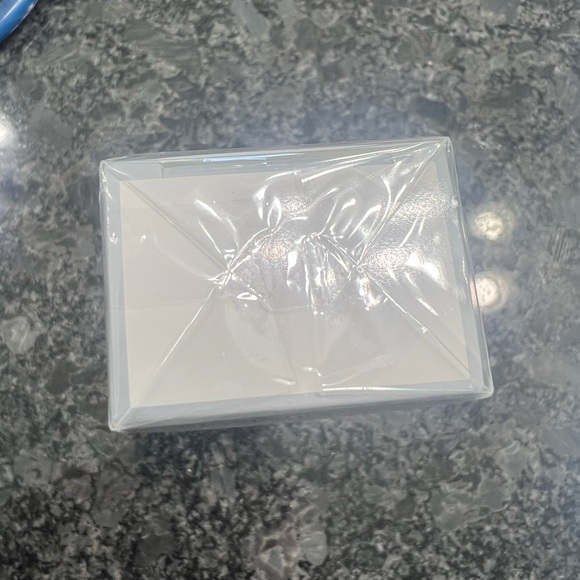 Elizabeth Arden White Serum Sleek Minimalist Design - Picture 2 of 5